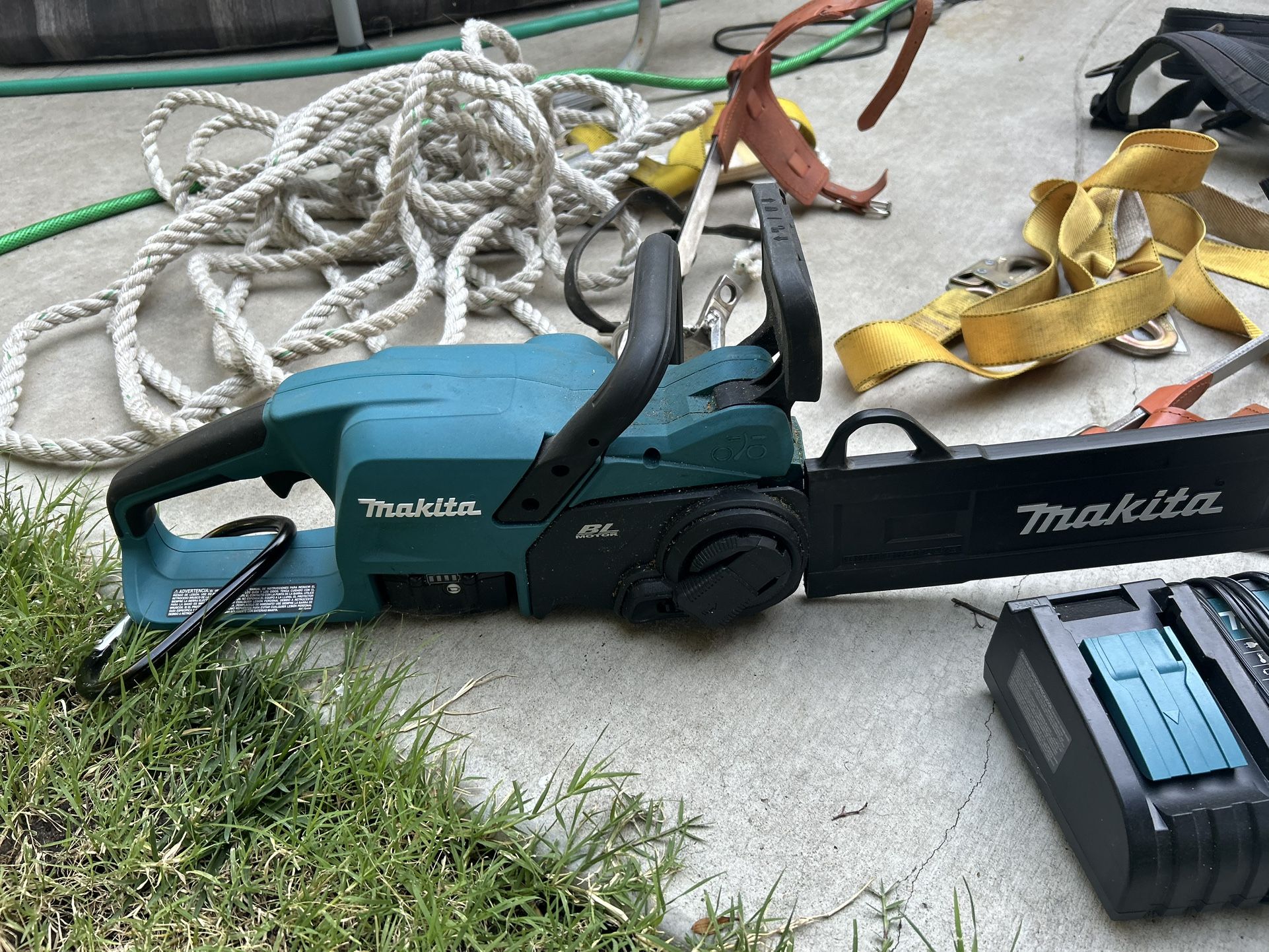 Makita Chain Saw 