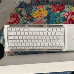 Apple Keyboard Small White