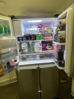 Free  refrigerador . 4 French Doors style