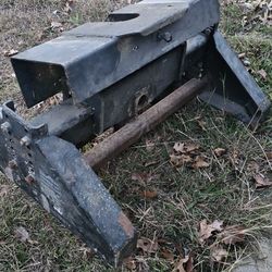 Fith Wheel  Hitch  Missing Pin