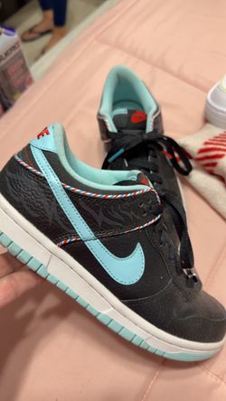Nike Tennis Shoes