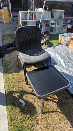 3 patio chairs and table