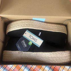 TOMS Slip On Shoes