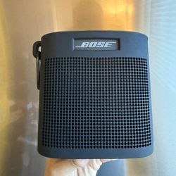Bose SoundLink Color II Bluetooth Speaker + Case