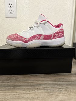 WMNS Air Jordan 11 Retro Low Pink Size 8.5 