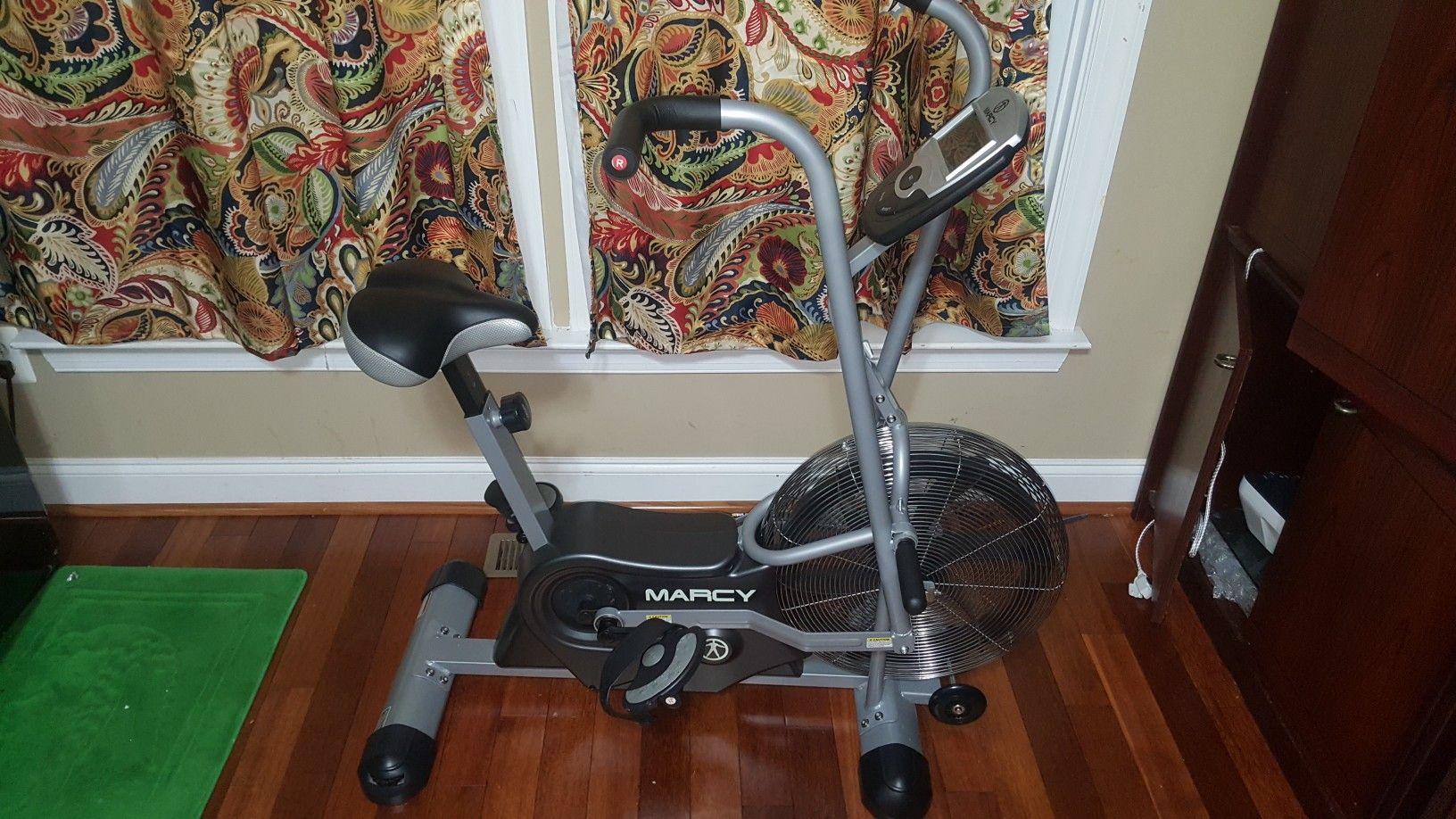 Marcy upright cardio exercise bike