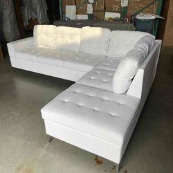 SECTIONAL SOFA 