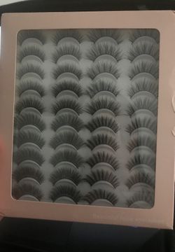 False eyelashes