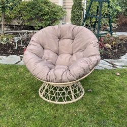 Papasan Swivel Chair