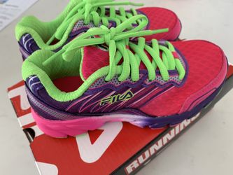 BRAND NEW : Fila shoes, size 12