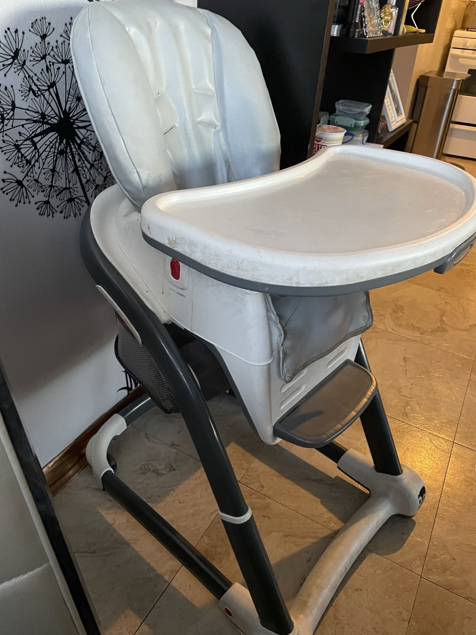 Graco Chair-25$ Firm