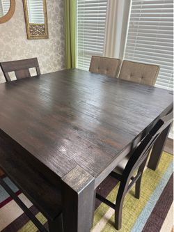 Breakfast Table with 4 Chairs and a Storage Bench