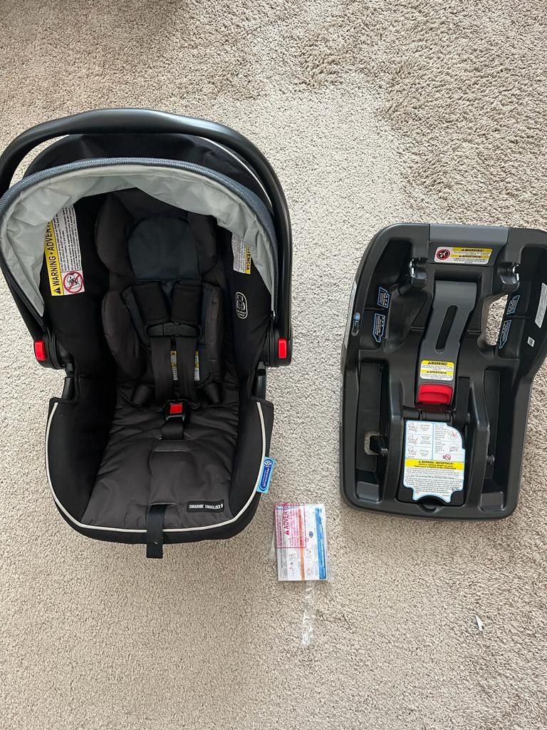 Graco Infant Car Seat + Base