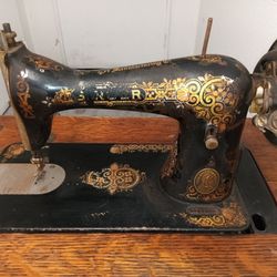 Singer Sewing Machine 115