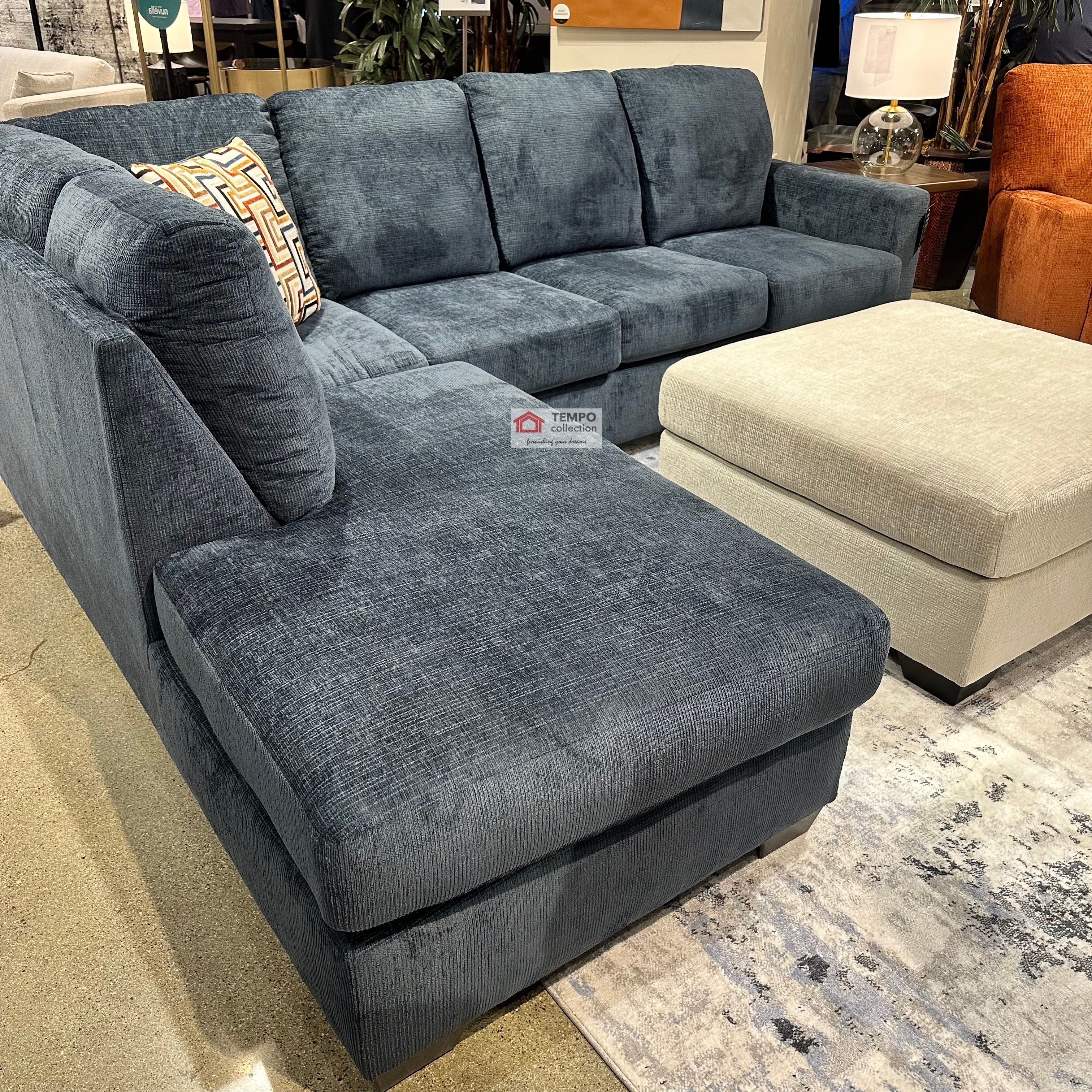 SECTIONAL CHAISE SOFA 