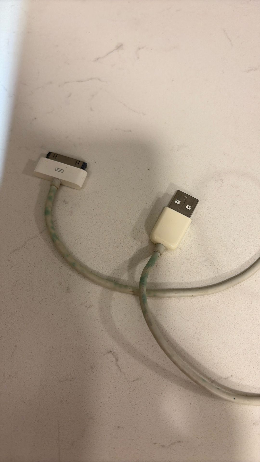 Old I Pod USB Cable