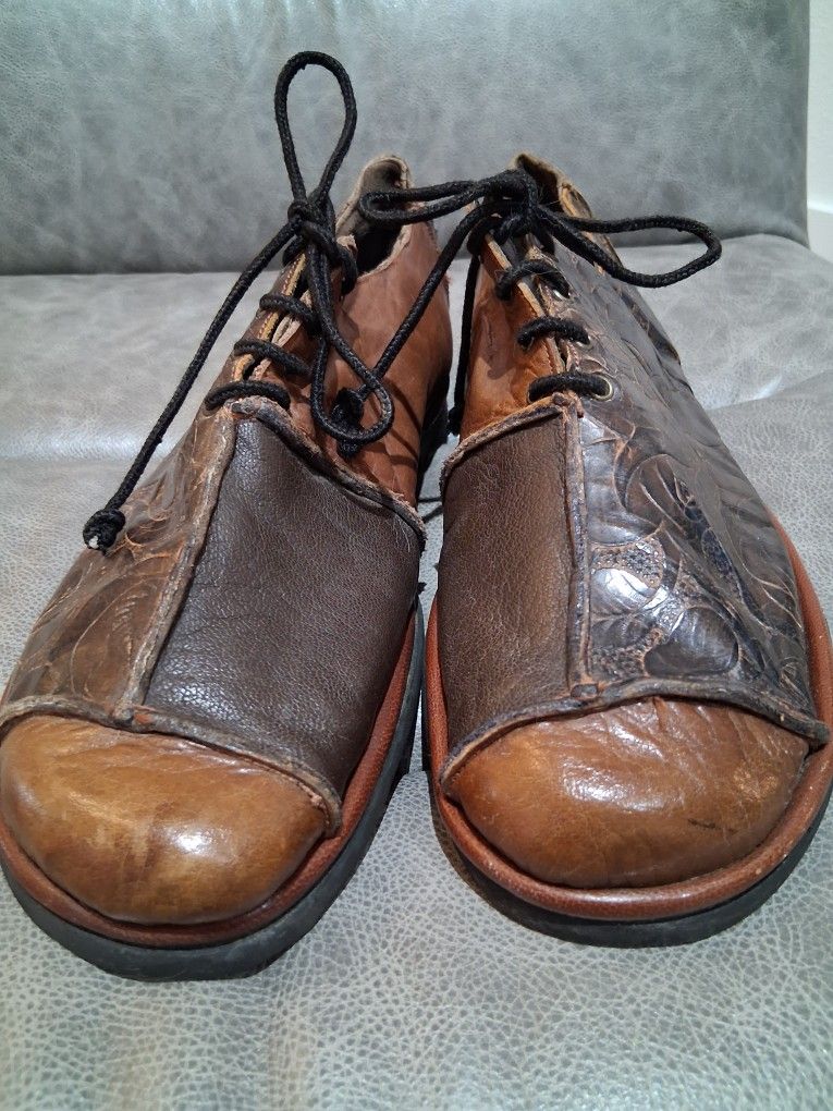 Men's Size 11 Rare Handcrafted Moccasins