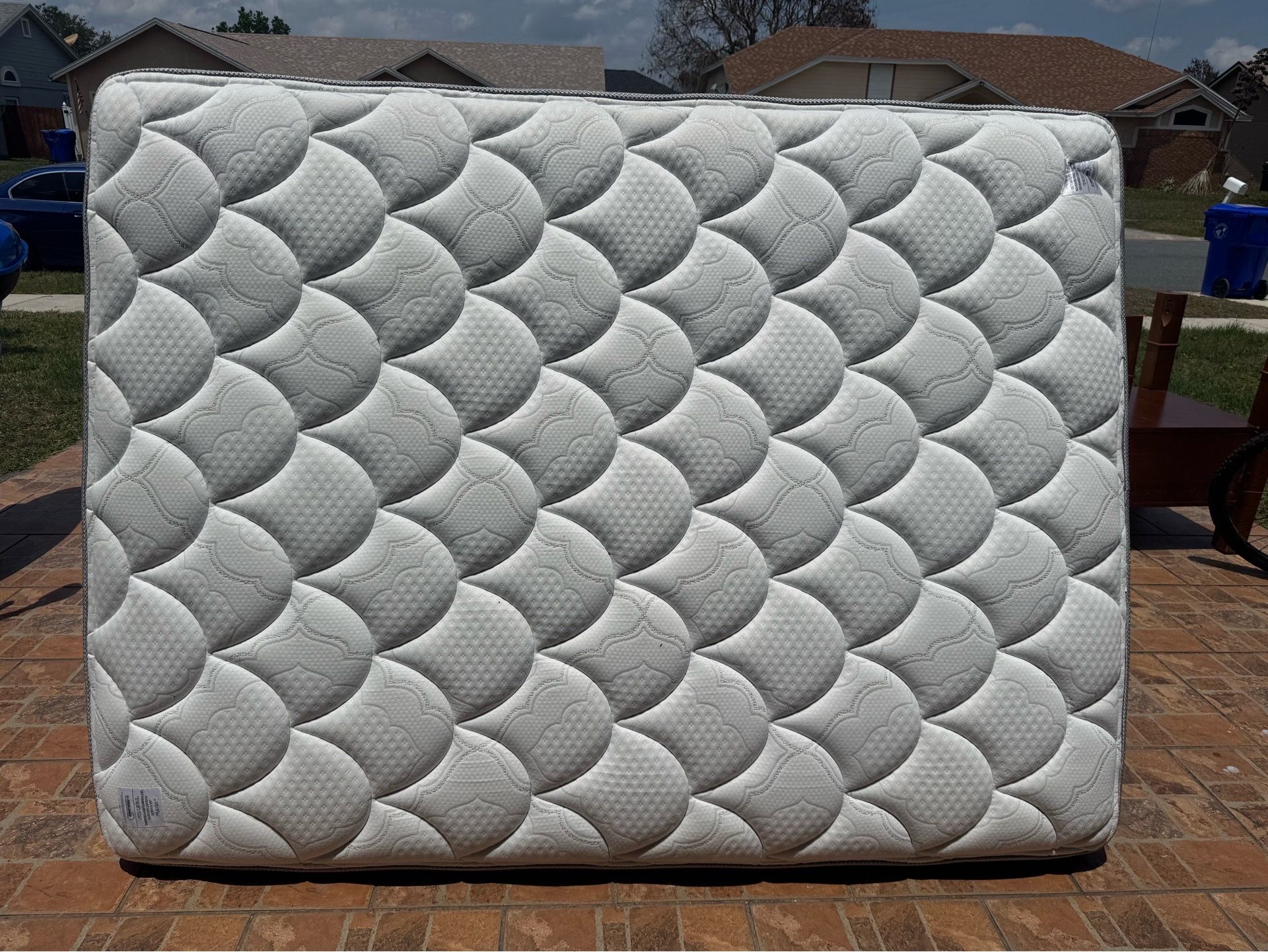 Queen size mattress Serta Perfect Sleeper
