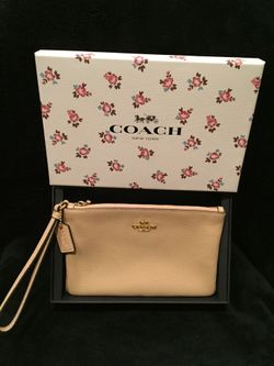 COACH PEBBLED BEACHWOOD WRISTLET