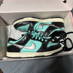 Nike SB Dunk Low Diamond