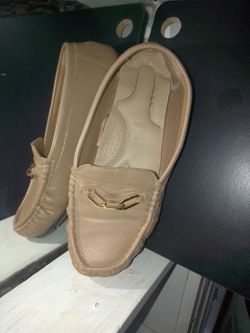 Beige Loafer shoes8 1/2