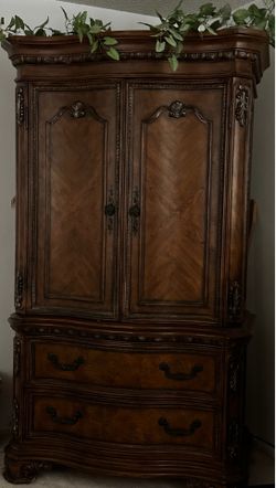 Ornate Solid Wood Carved Armoire – Excellent Condition