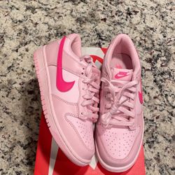 Nike Dunk Low ‘Triple Pink’