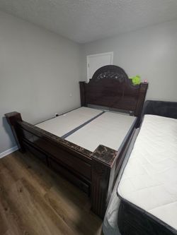 I'm selling a king size bed frame