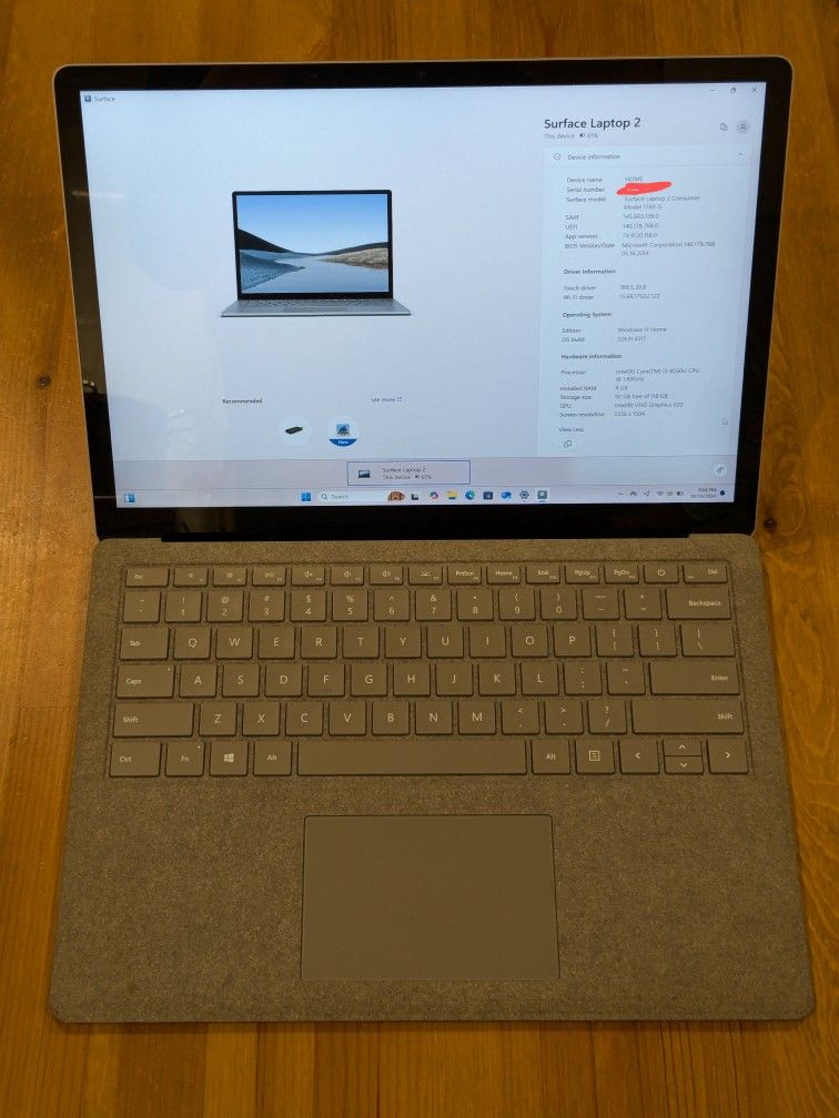 Microsoft Surface laptop 2 | i5 | 8gb | 128gb SSD | W11 | Charger
