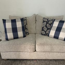 Chair & Loveseat 
