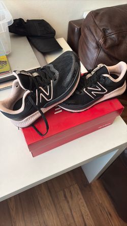 New balance for women size 6 us W $30 obo