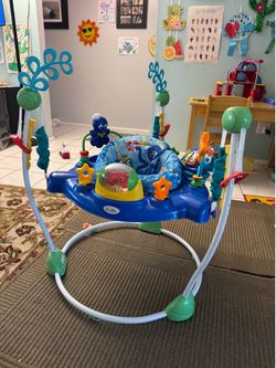 Baby Einstein bouncer/jumper
