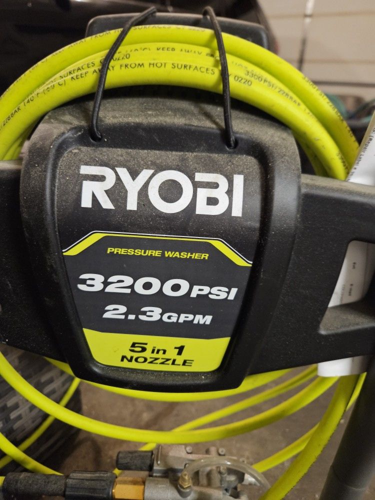 Ryobi 3200 PSI 2.3 GPM Gas Pressure Washer – Kohler Engine