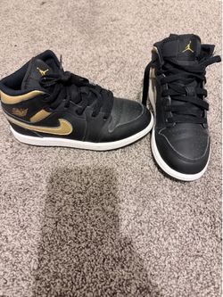Boys size 13c Jordan’s