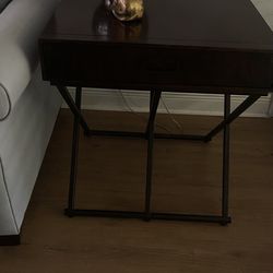 Chocolate Solid Wood Table – Side Table / Sofa Table | Mesa de madera color chocolate