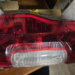 Ford Superduty F 250/ 350 Taillight Right Side Only W/o Blind Spot W/o Led 2017-2019 # 185