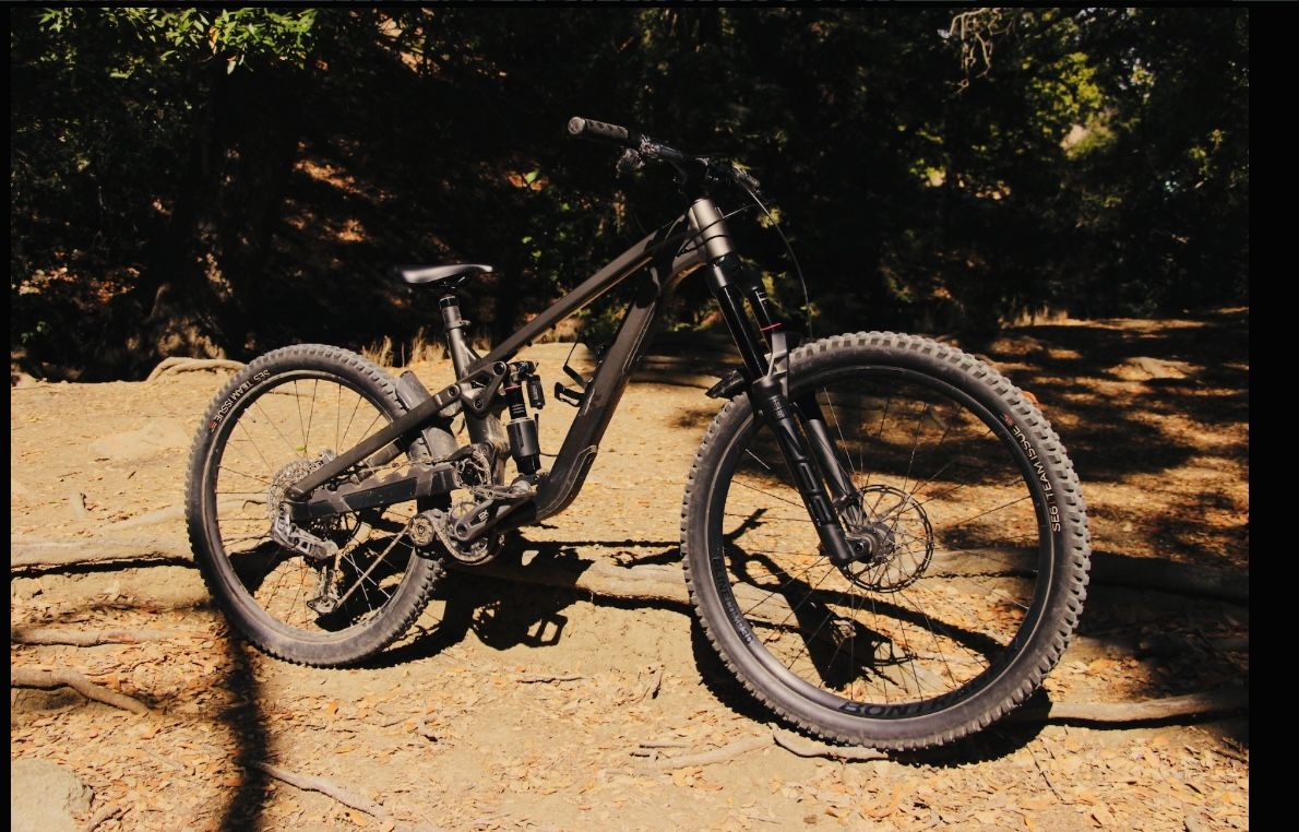 2024 Trek Slash Mountain Bike