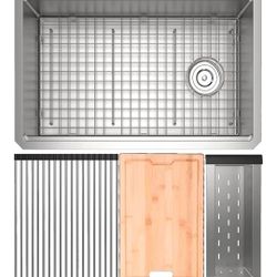 Rohl
Culinario 30" Undermount Single Basin Stainless Steel Kitchen Sink with Basin Rack, Basket Strainer, Colander, and Cutting Board