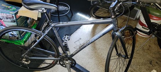 Trek 7.5 FX Road Bike 