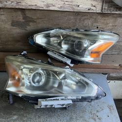 2013 - 2015 Nissan Altima Headlights