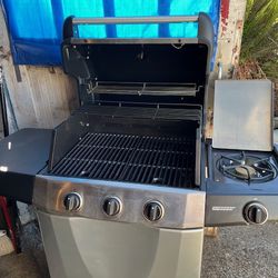 Like New BBQ Grill, Perfect Flame Model SLG2007A, 4 Burner 