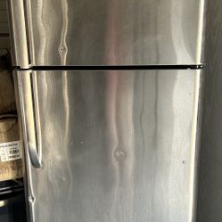 Stainless Apt Sized Fridge 