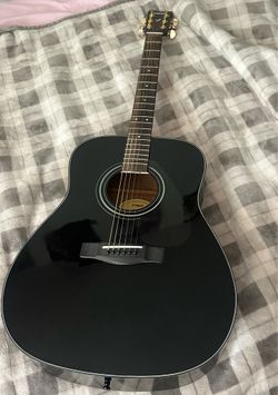 Yamaha F335 Acoustic Guitar