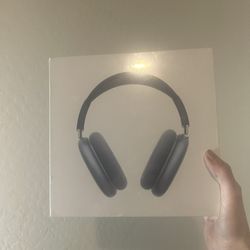 AirPod max light blue 