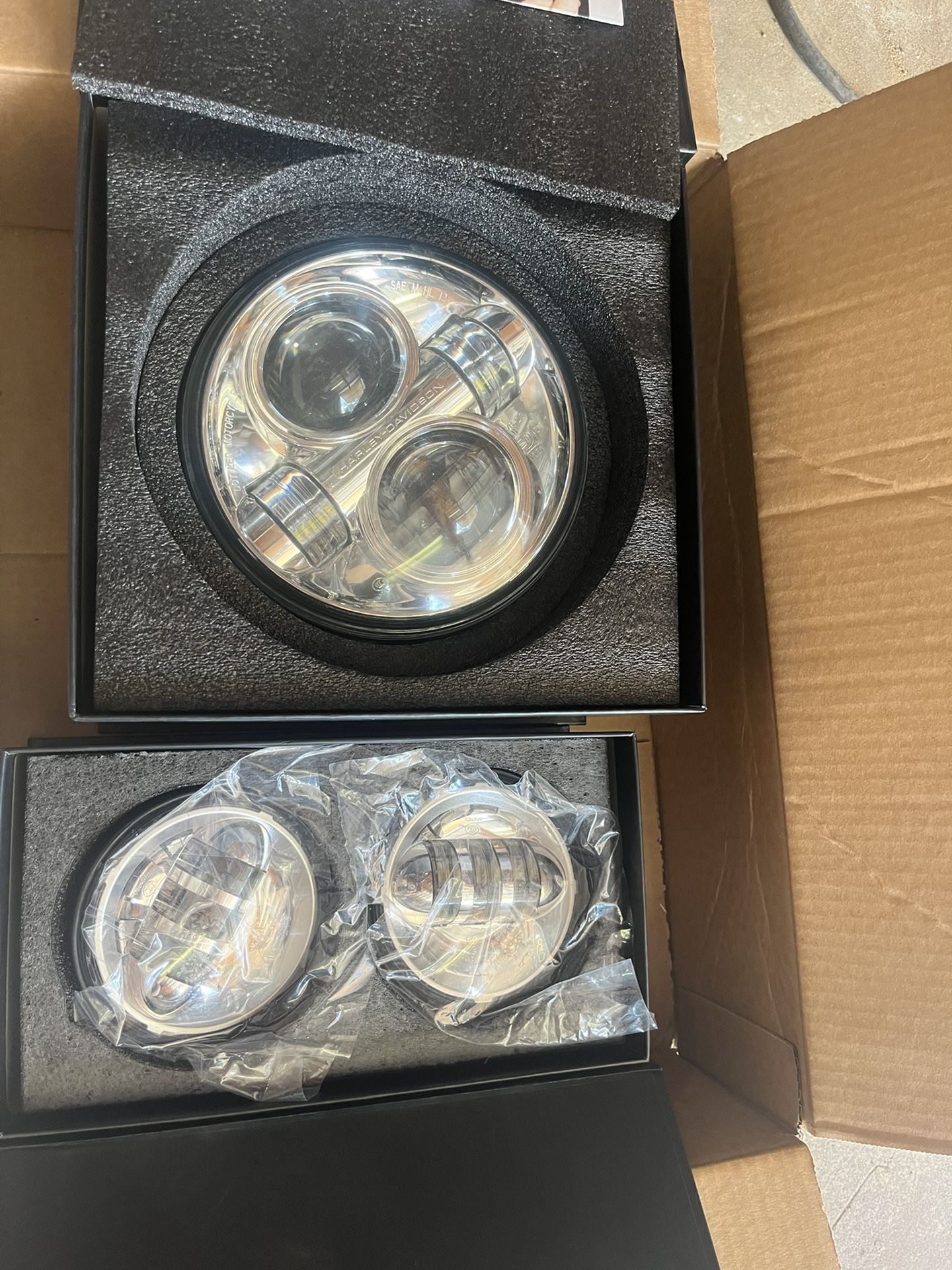 OEM Harley-Davidson Chrome LED bulbs (Fog Lamps Are Brand New) 