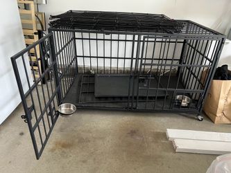 Large dog cage with divider