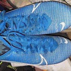Gently Used Nike Mercurial Elite Size 6m/8w