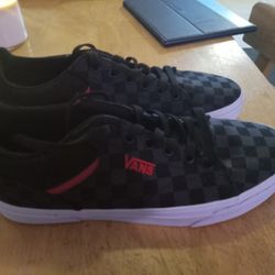Brand New Men's Size 8.5 Vans