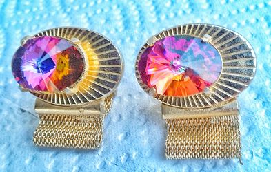 Vintage 70's or 60's garrish purple iridescent glass cufflinks ! Cool !