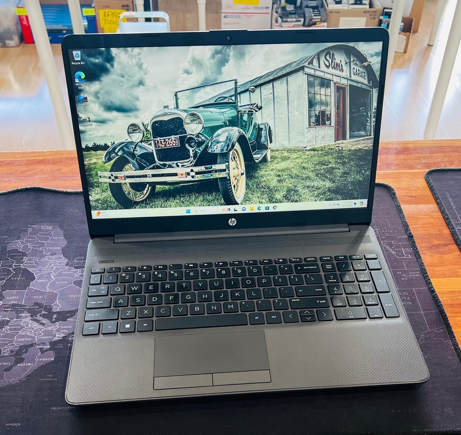 HP 15” 250 G8 NoteBook PC i5-1135G7 16GB 256GB SSD Windows 11 Pro Fully Functional!!!